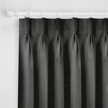 curtains-pinch-inaya-midnight-view1.jpg